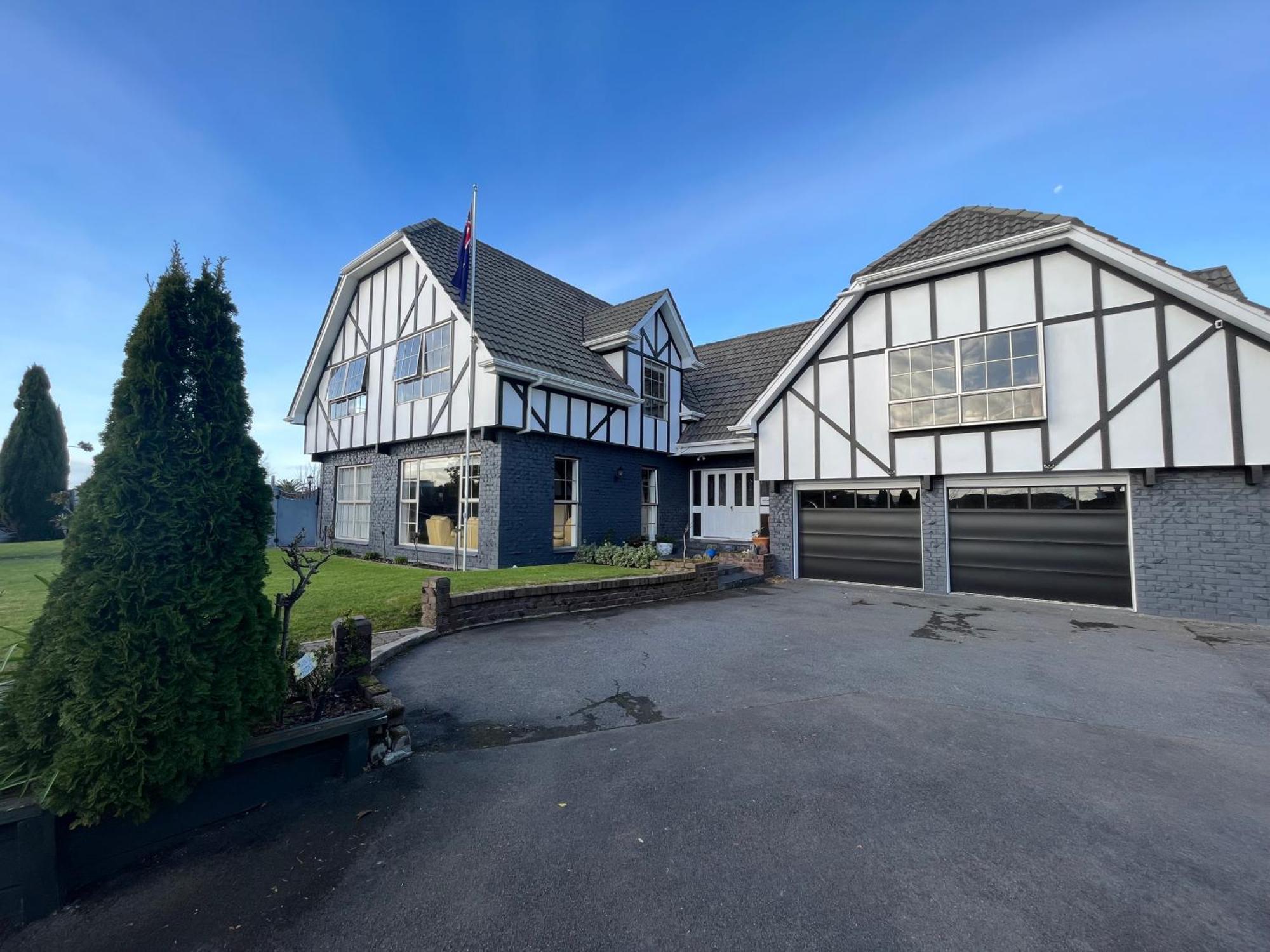 Tudor Manor Bed & Breakfast Bed & Breakfast Paraparaumu Exterior photo