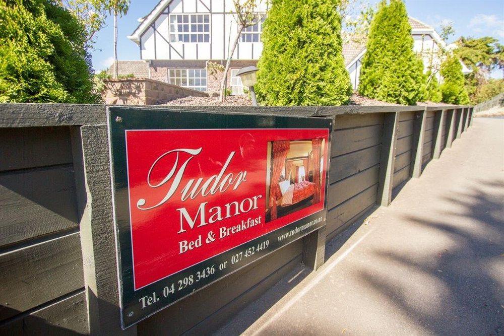 Tudor Manor Bed & Breakfast Bed & Breakfast Paraparaumu Exterior photo